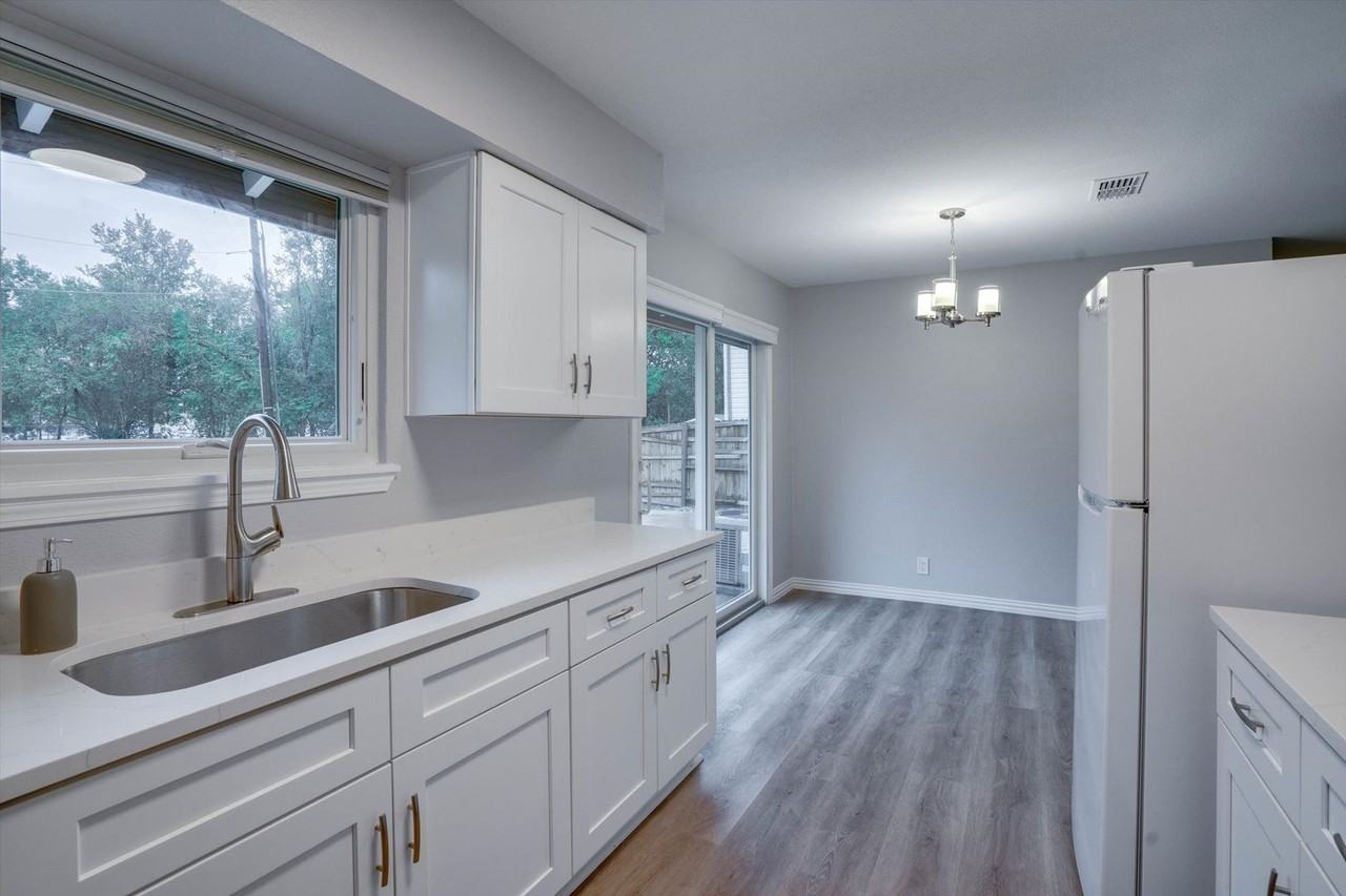 600 Bramble Dr - Photo 5 of 21