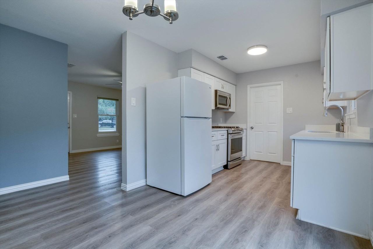 600 Bramble Dr - Photo 6 of 21