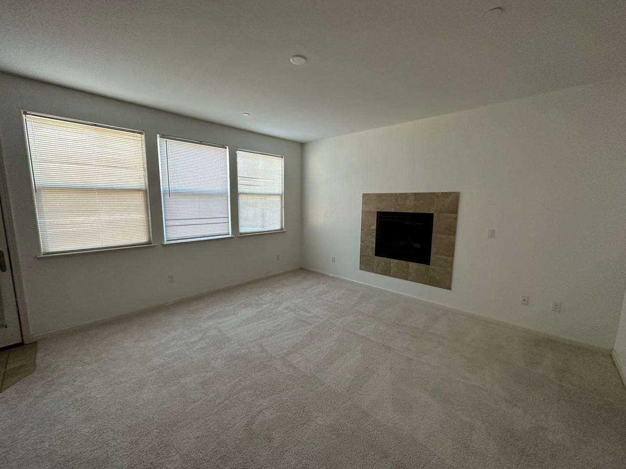 1858 Sierra Rd - Photo 4 of 17