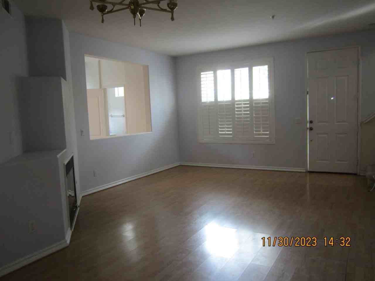 1512 E Cameron Way - Photo 7 of 39