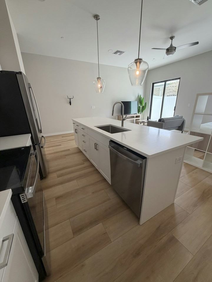 821 16th St N, Unit 103 - Photo 4 of 16