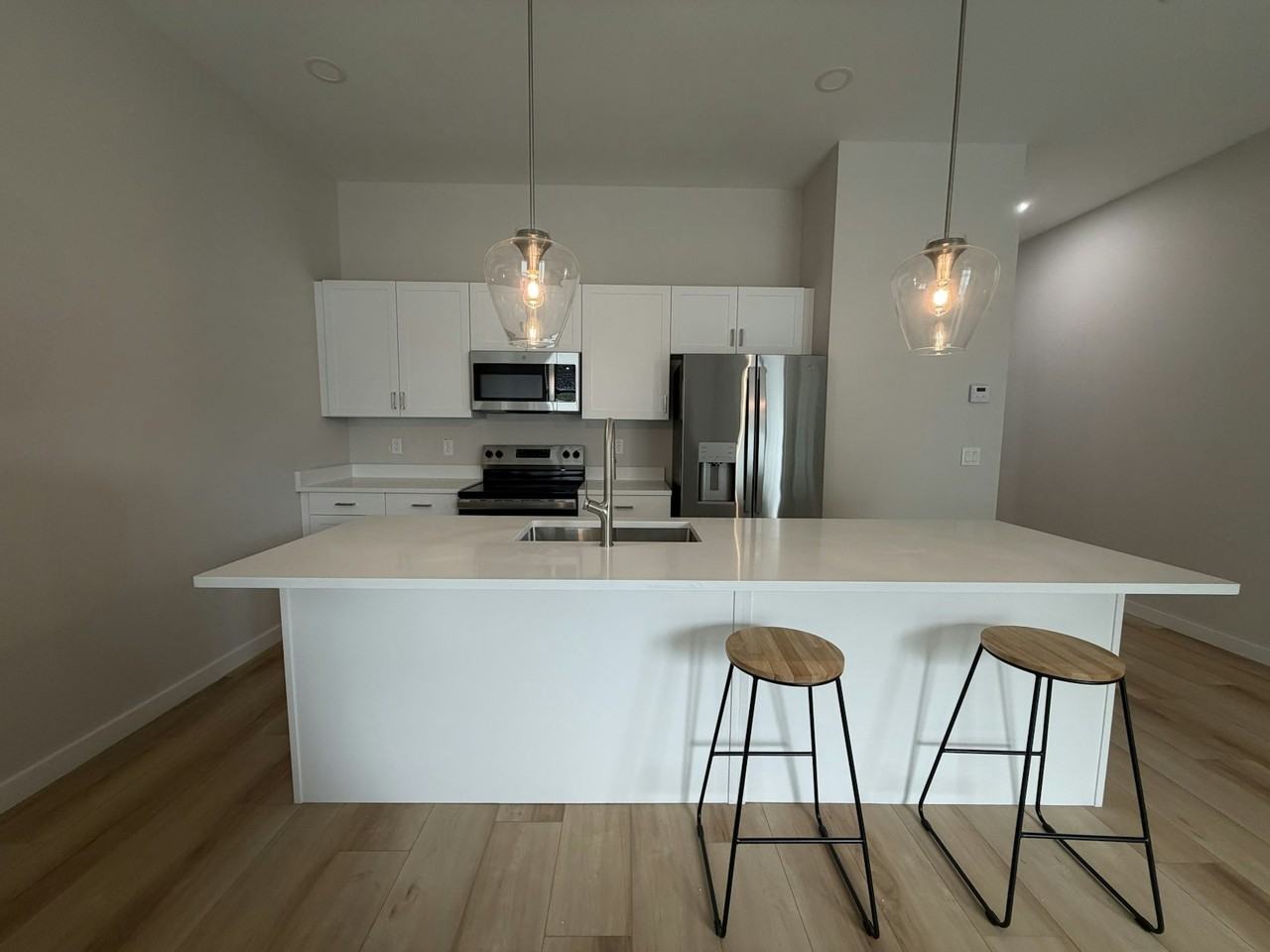 821 16th St N, Unit 103 - Photo 2 of 16