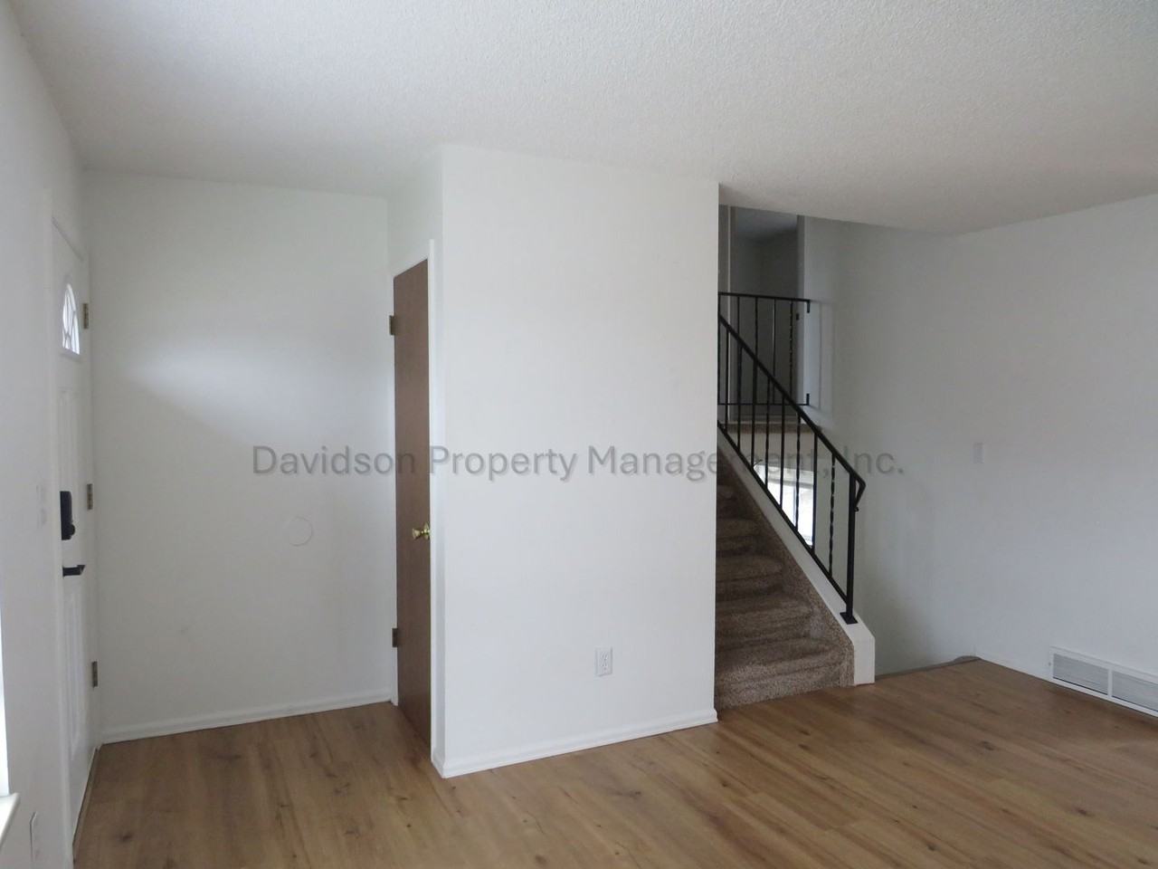5160 5160 Marabou Wy - Photo 3 of 17