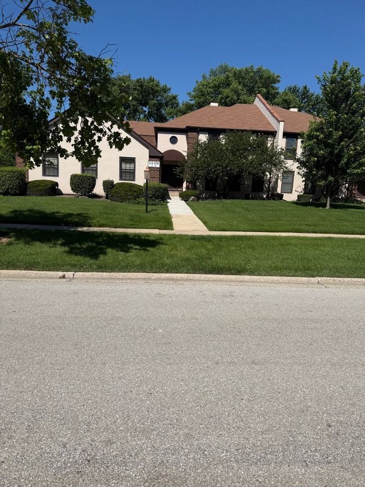 5S470 Scots Dr #D - Photo 2 of 21