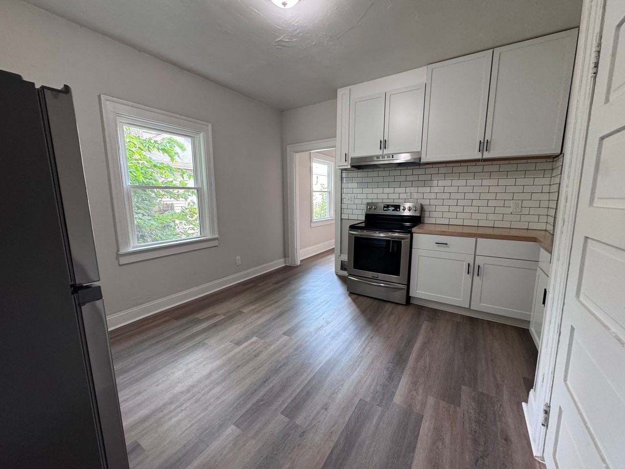 258 Washington St - Photo 5 of 12