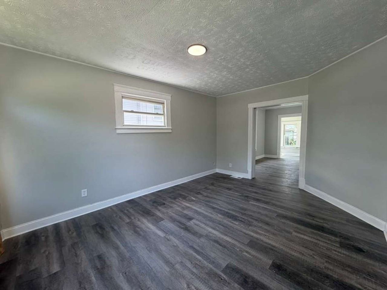 2132 W 100th St - Photo 5 of 28