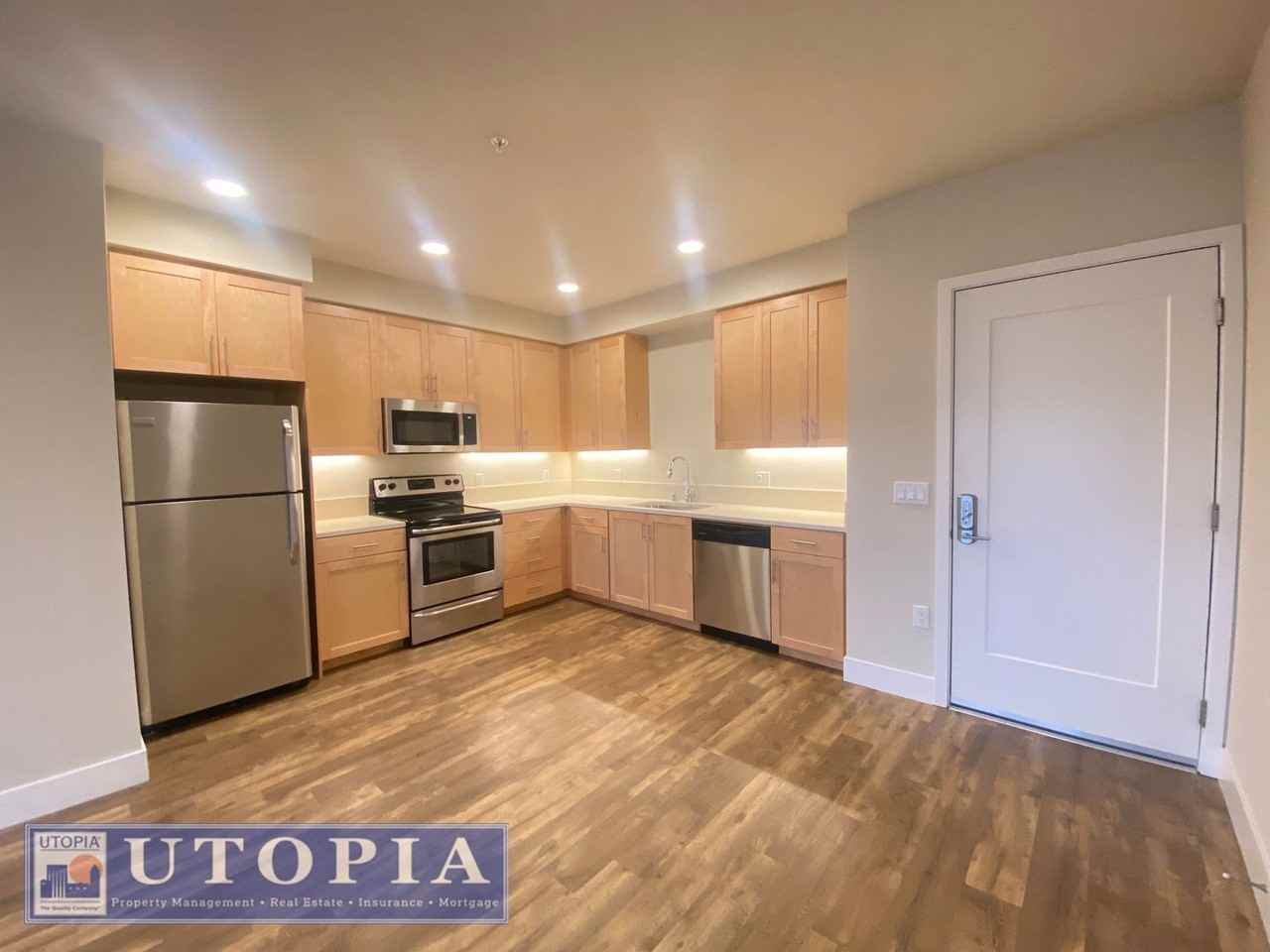 716 Darwin St #304 - Photo 2 of 19