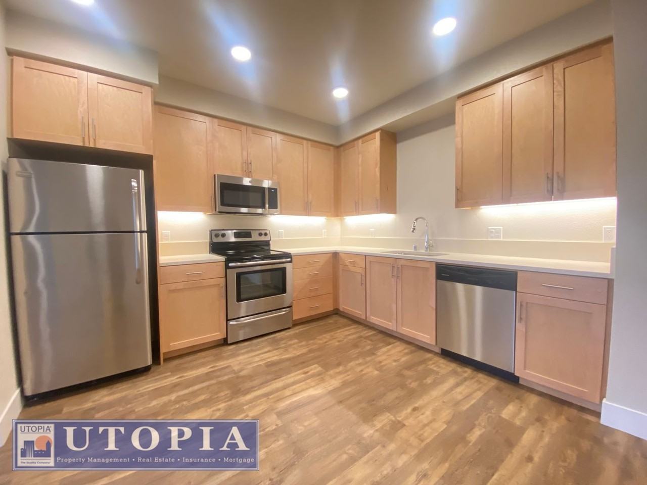 716 Darwin St #304 - Photo 3 of 19