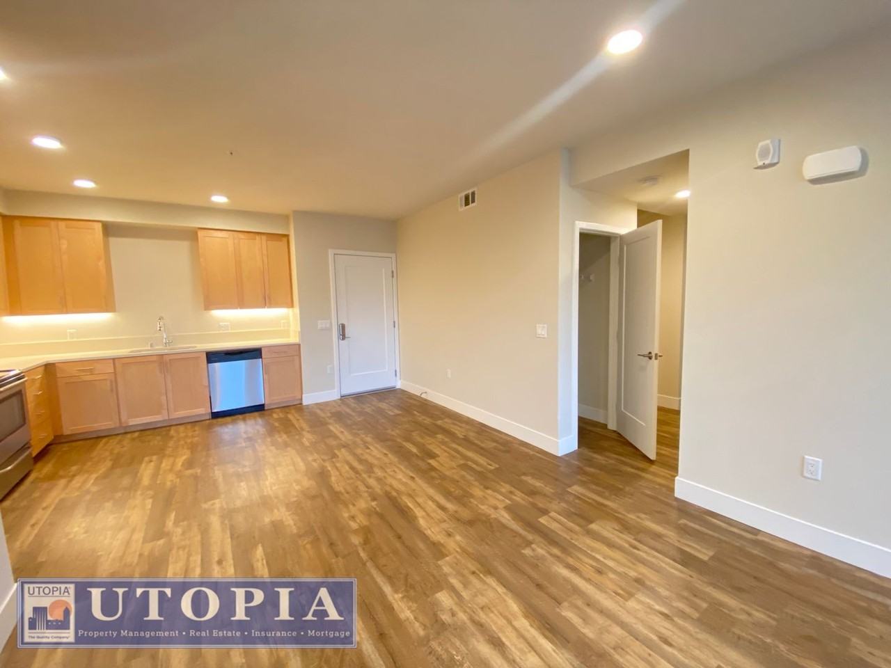 716 Darwin St #304 - Photo 5 of 19