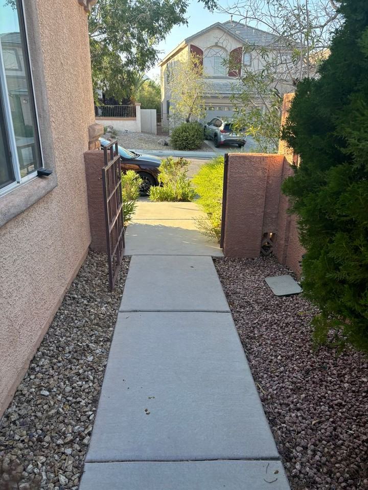 11425 Drappo Ave - Photo 3 of 32