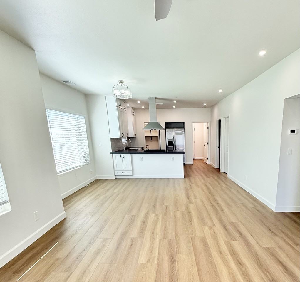 4701 Elm St #1 - Photo 3 of 18