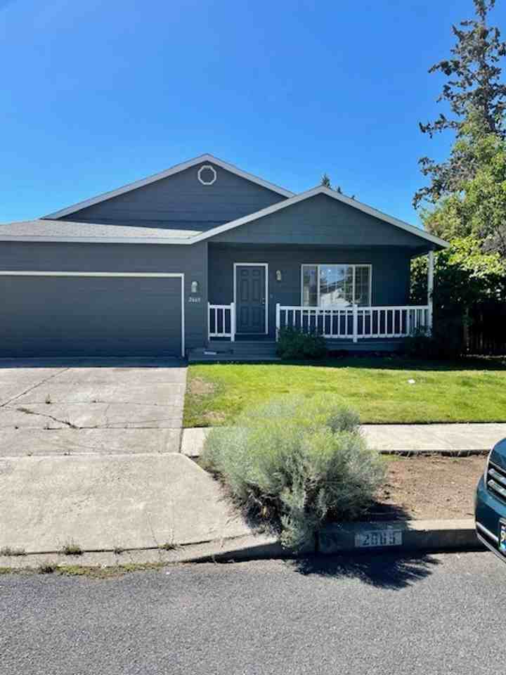 2665 Ne Brian Ray Ct - Photo 3 of 18