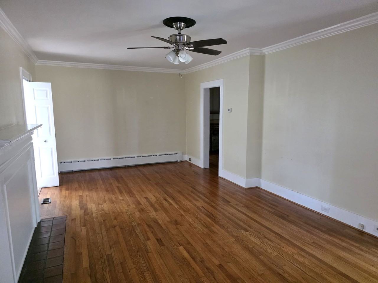 1046 N Main St - Photo 5 of 29