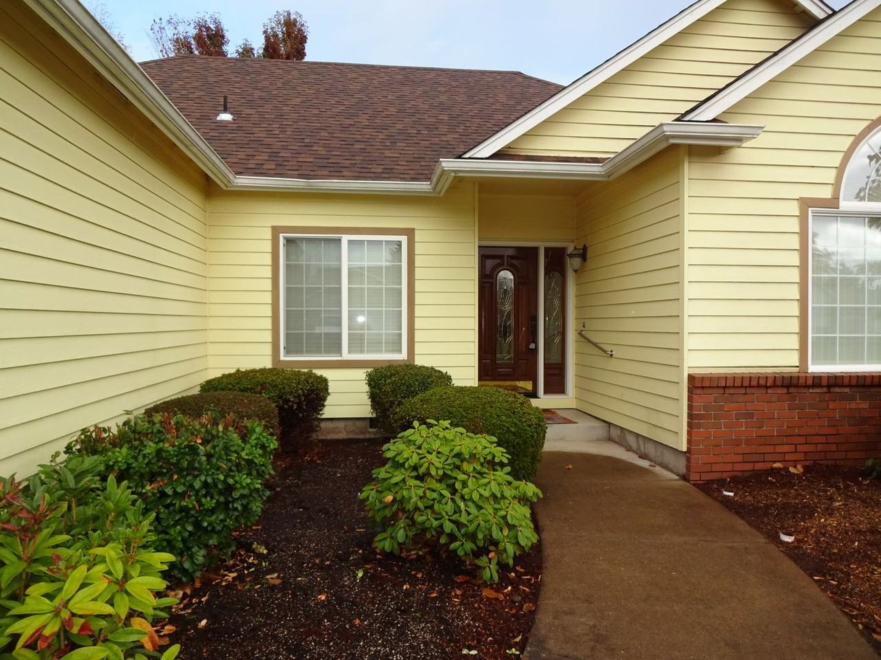 1233 Frogs Leap Ln - Photo 2 of 18