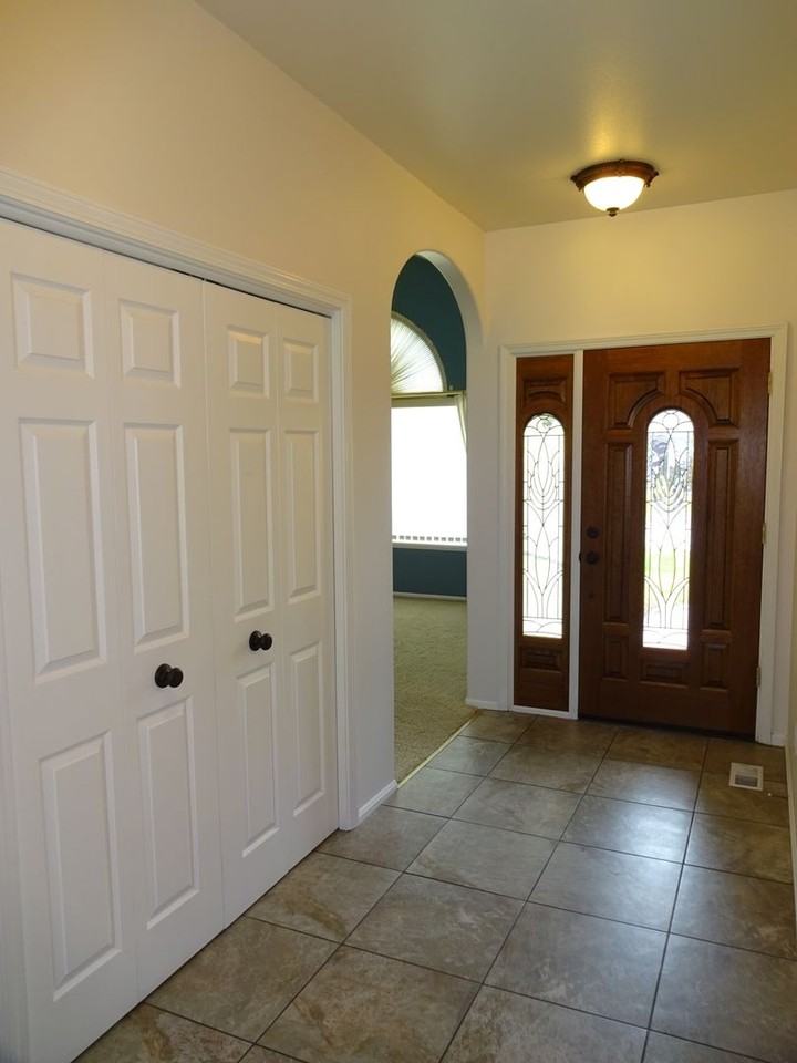 1233 Frogs Leap Ln - Photo 3 of 18