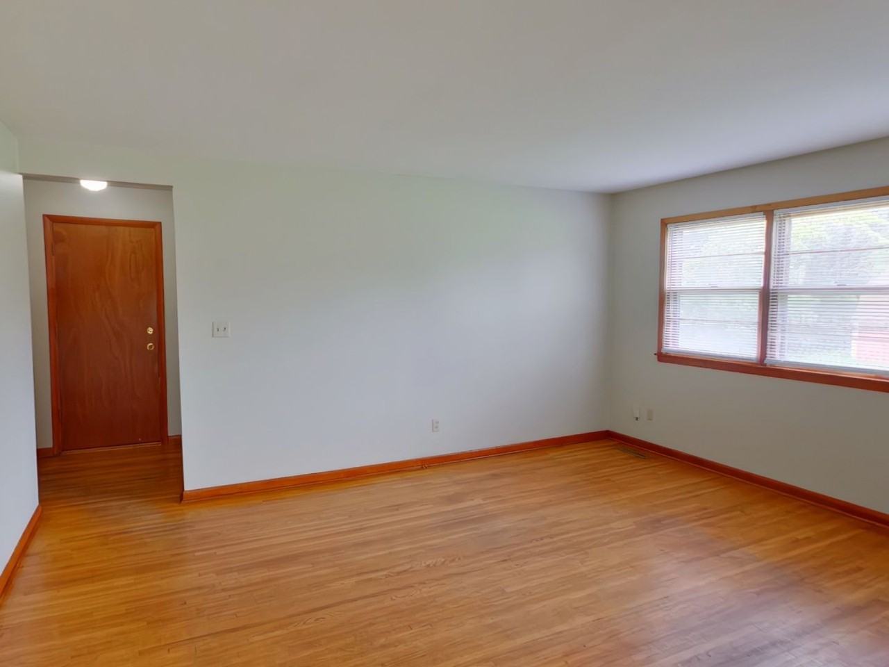 3456 S Everett St - Photo 4 of 13