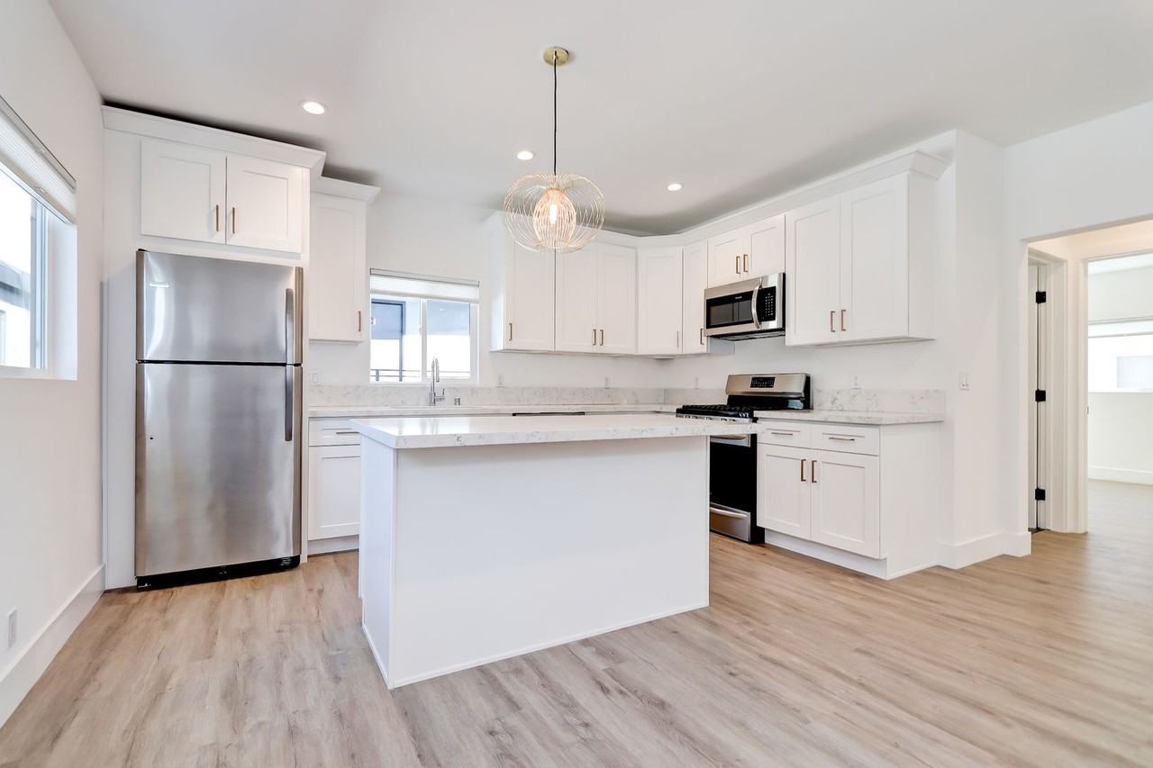 350 Hermosa Ave - Photo 7 of 37