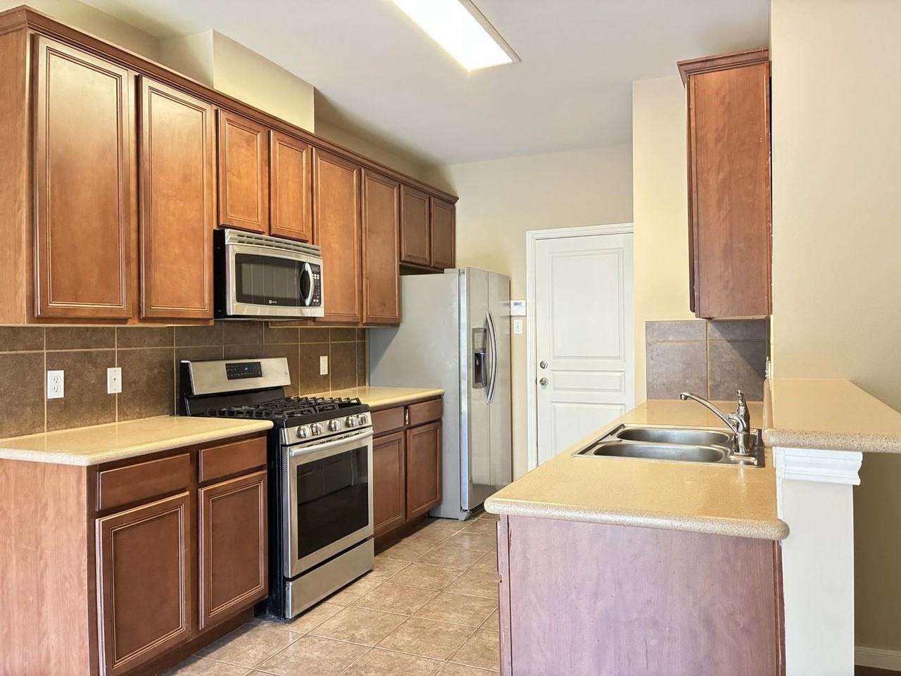 8327 Cassidy Creek Ct - Photo 5 of 13
