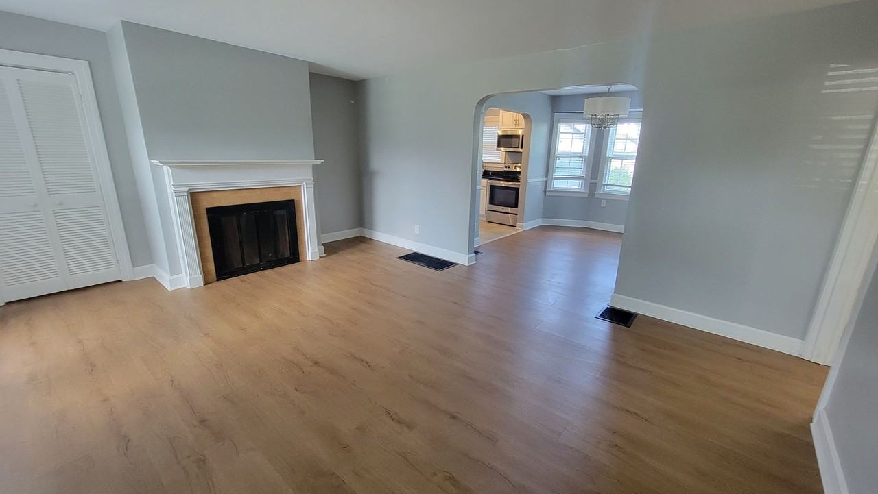 4305 Briarwood Rd - Photo 3 of 27