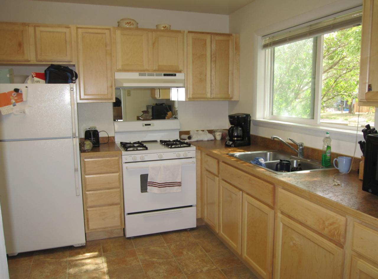 408 S Ash St - Photo 3 of 7