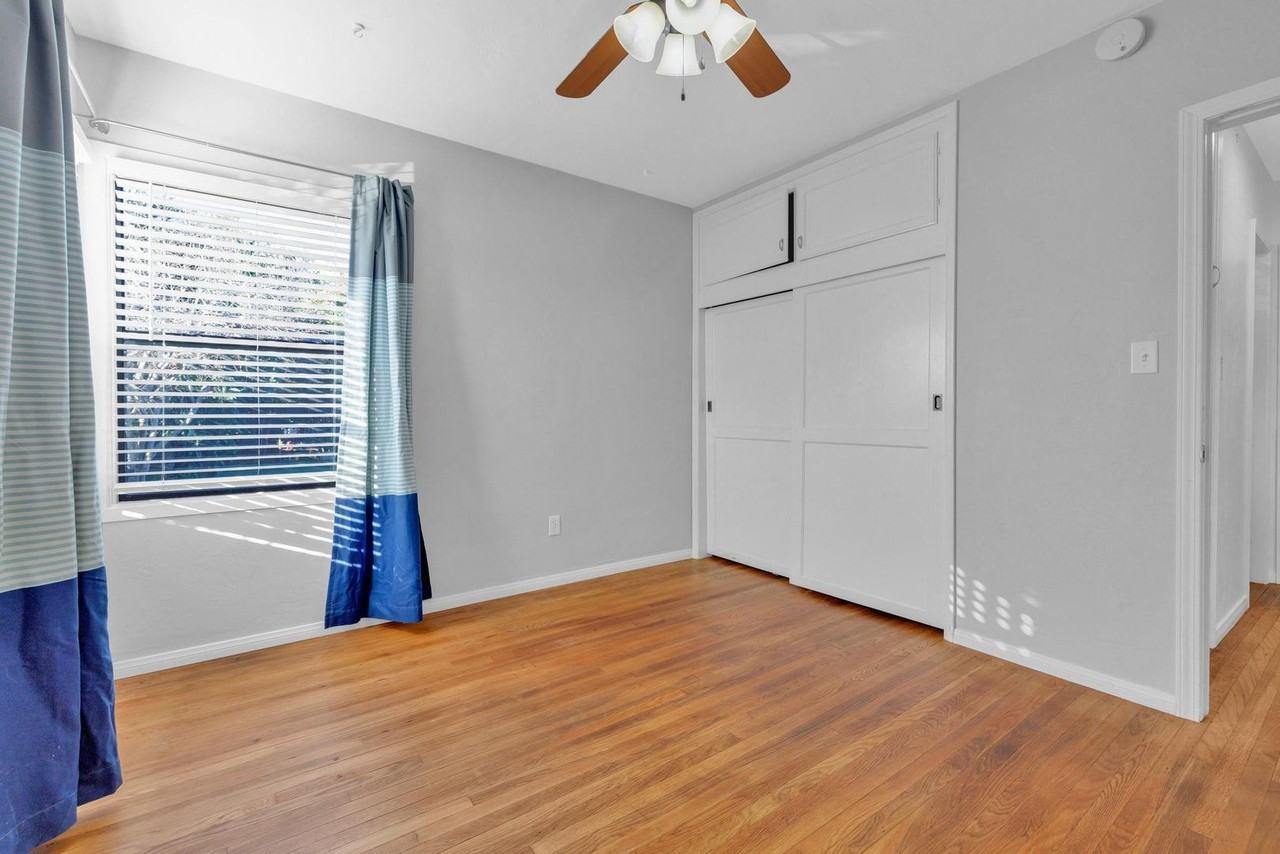 4604 Norwood St - Photo 4 of 35