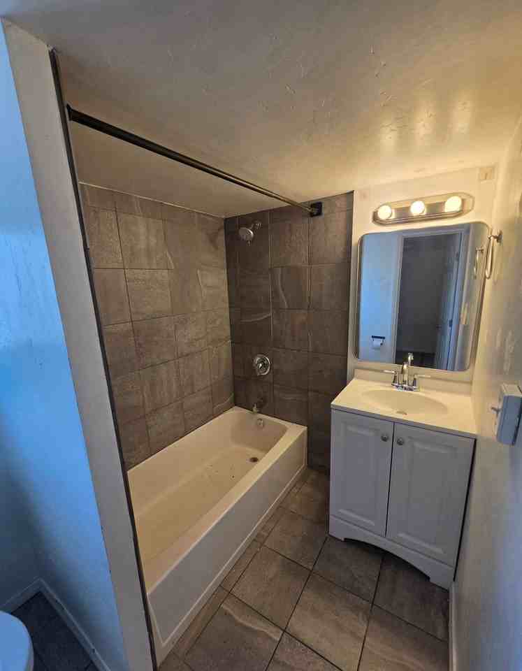 4669 35th St - Photo 5 of 8