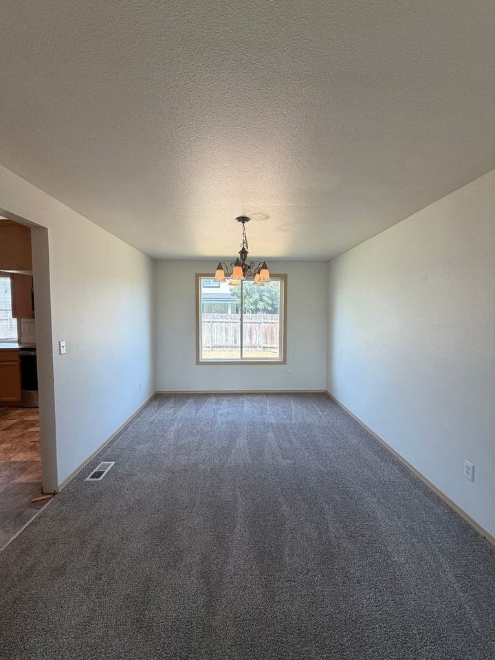 4003 Messara Ln - Photo 5 of 25