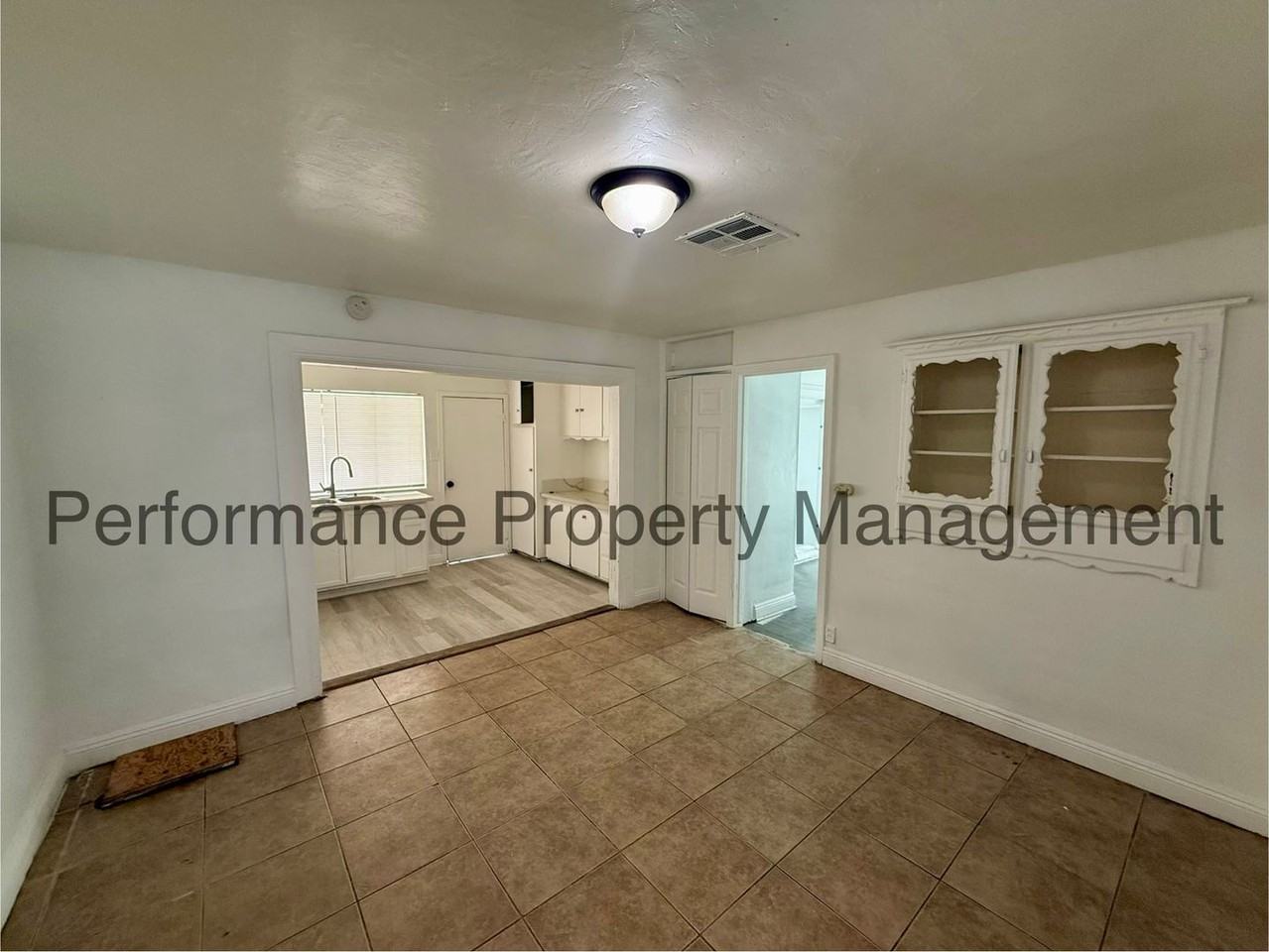 3703 Eucalyptus Dr - Photo 3 of 16