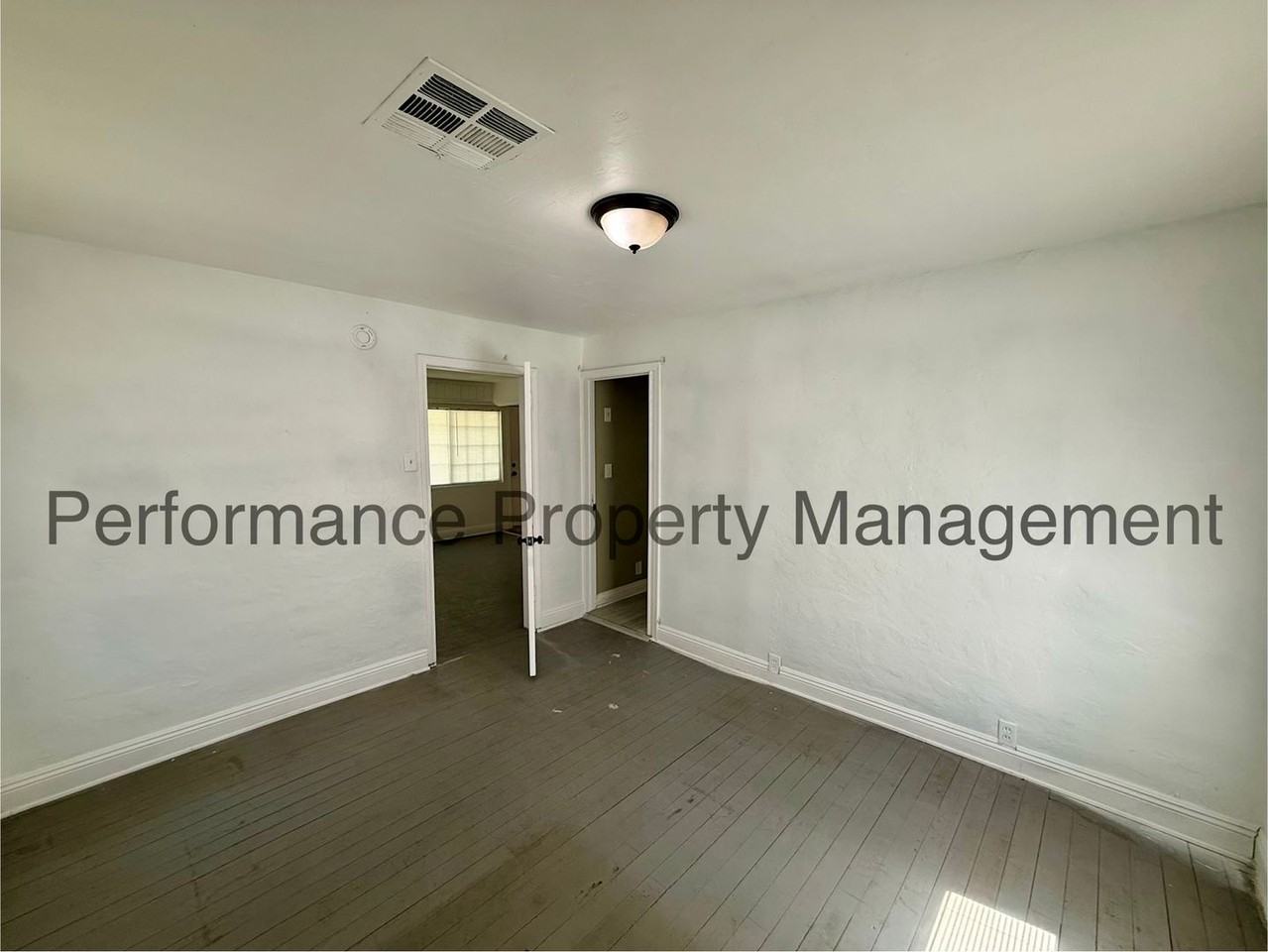 3703 Eucalyptus Dr - Photo 5 of 16