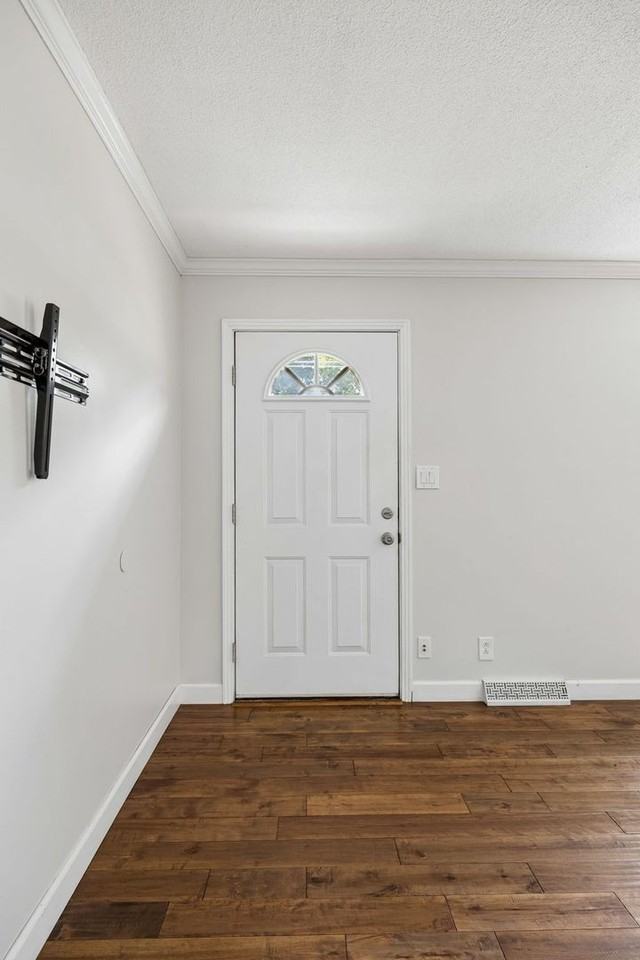 1810 Theresa Dr - Photo 5 of 50