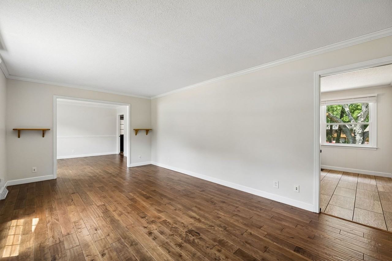 1810 Theresa Dr - Photo 6 of 50