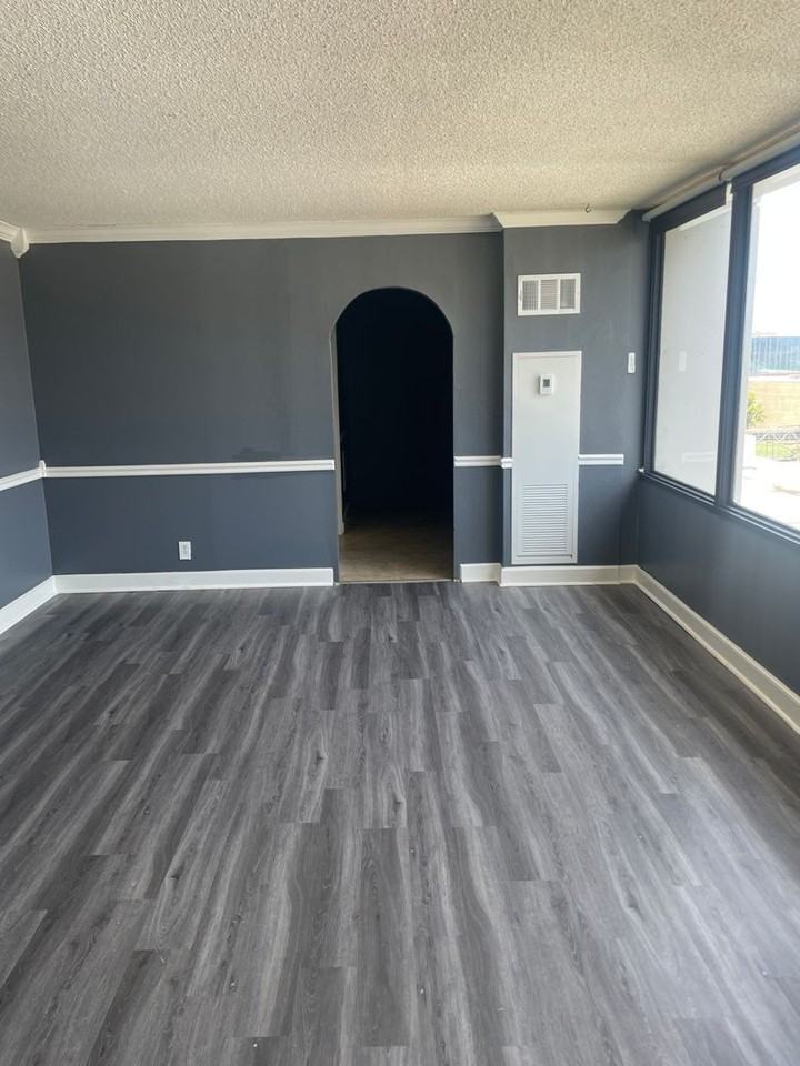 450 W 7th St #1001 - Photo 3 of 22