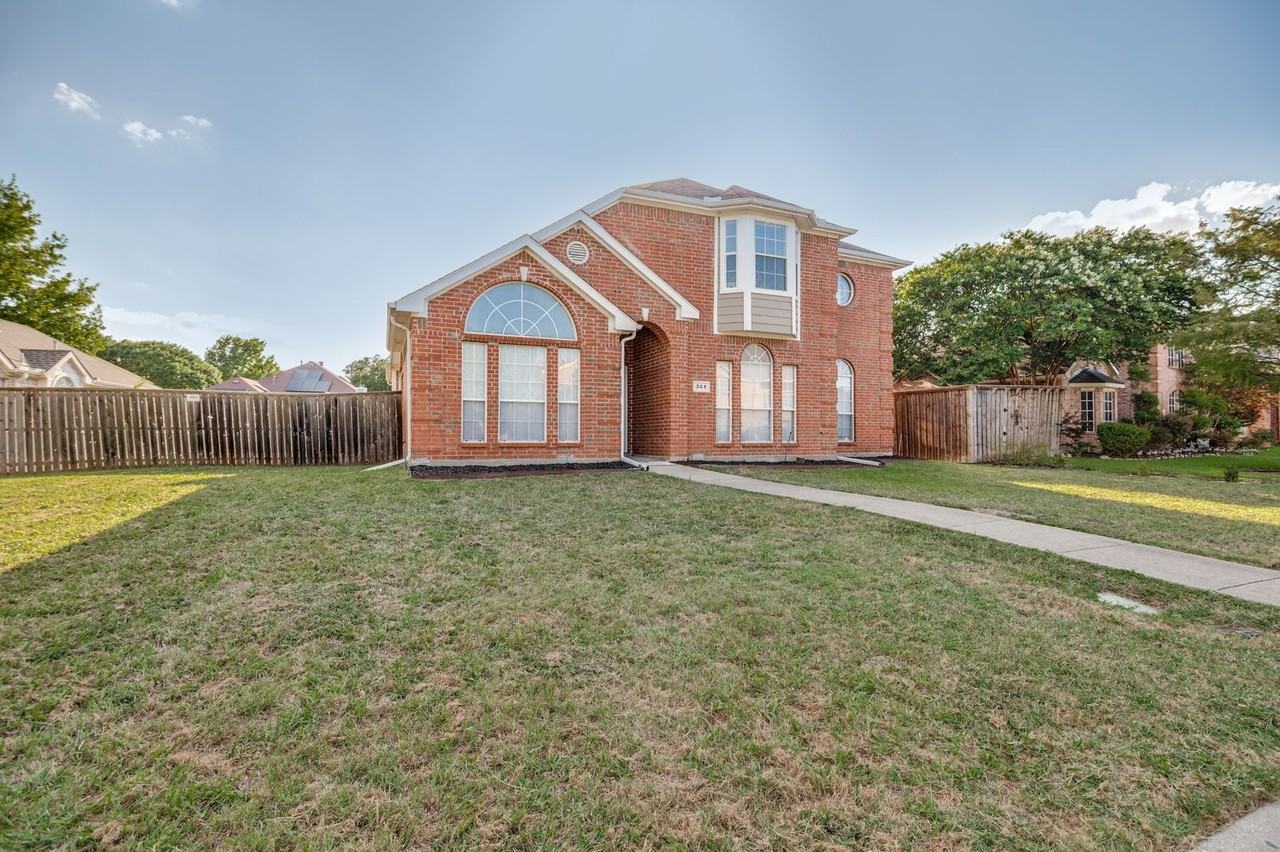 305 Boulder Creek Dr - Photo 2 of 25