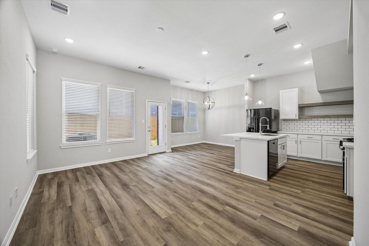 208 Clark Meadows Ln - Photo 6 of 20