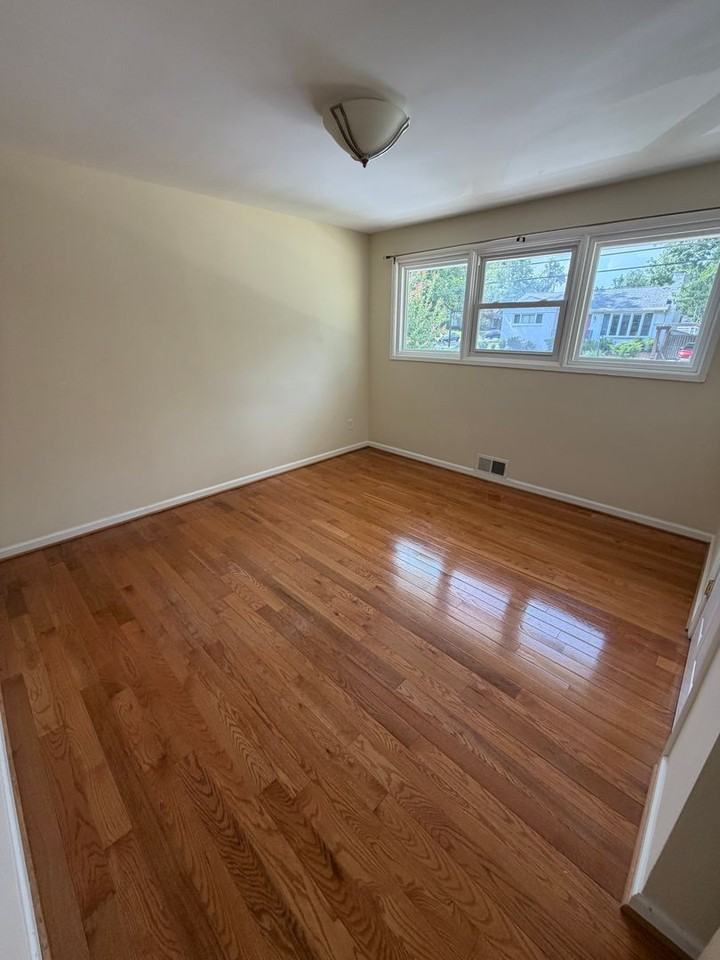 2518 Harmon Rd - Photo 5 of 10