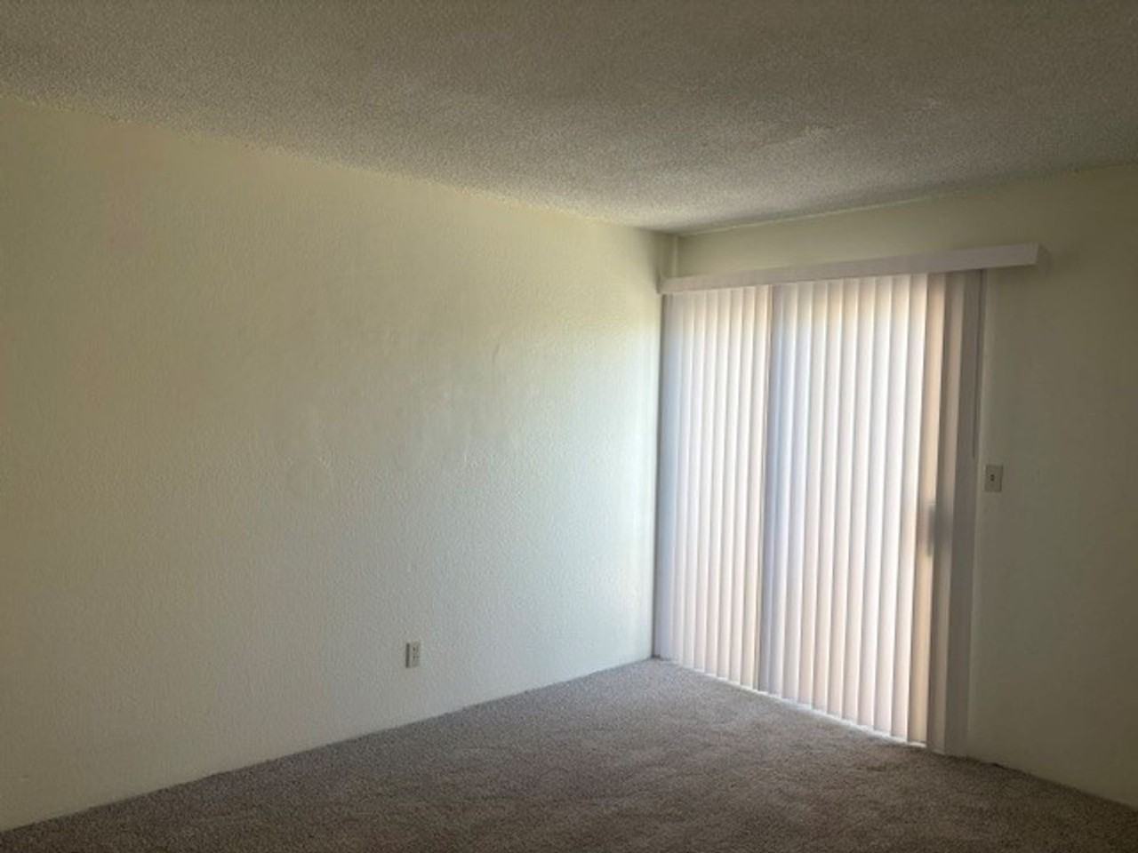1811 California Ave - Photo 2 of 13