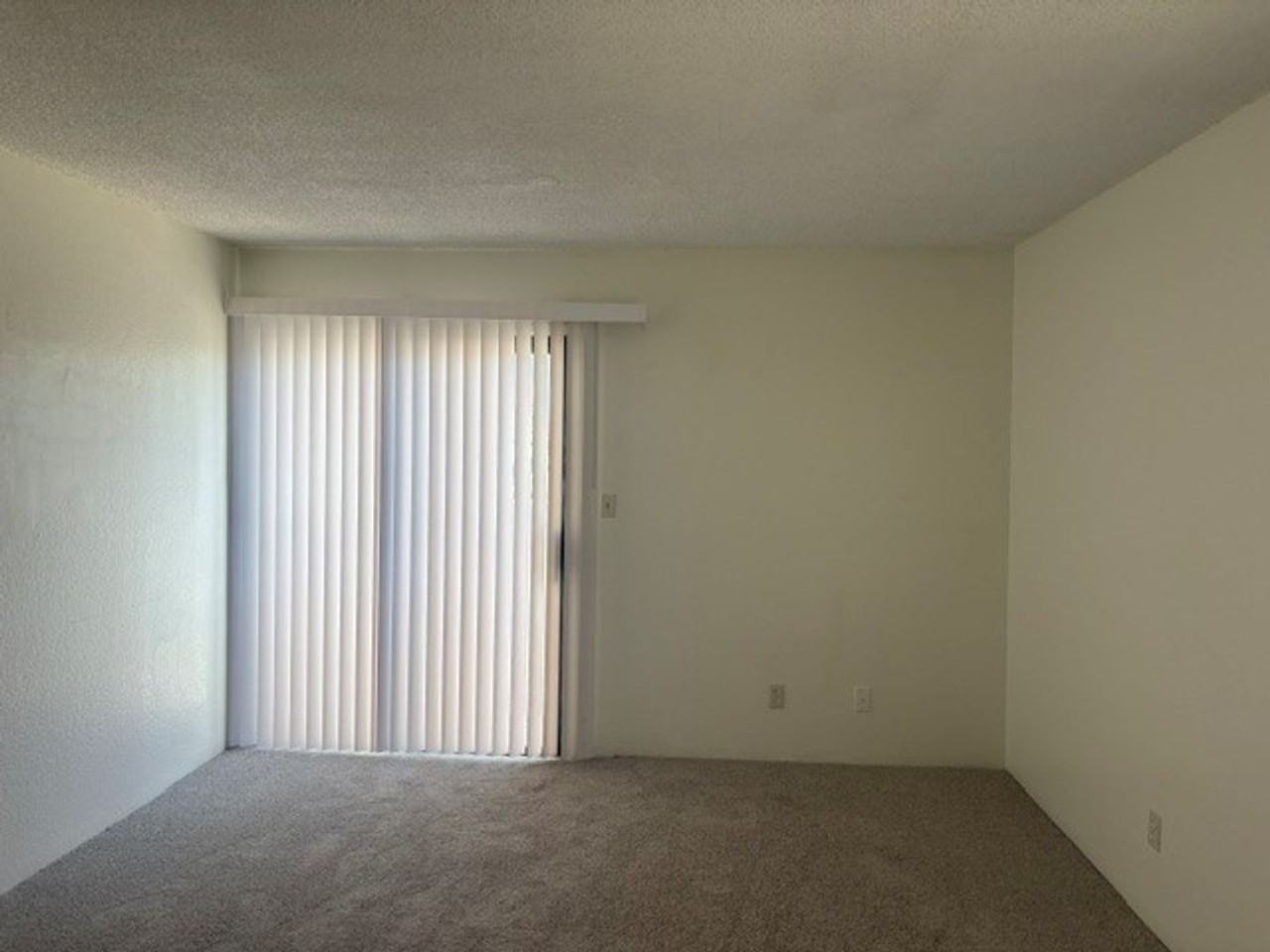1811 California Ave - Photo 3 of 13