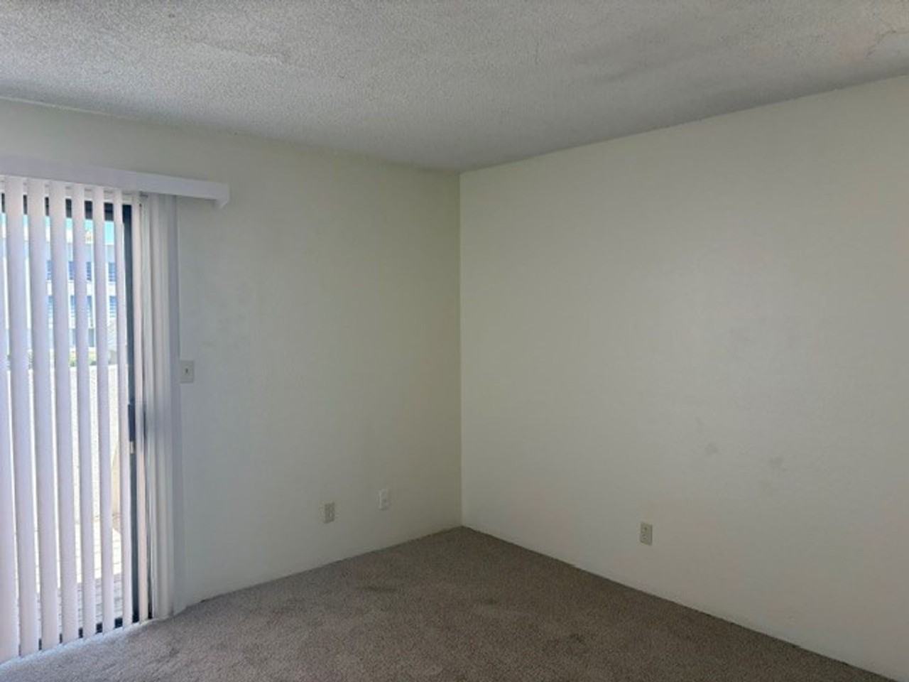 1811 California Ave - Photo 4 of 13
