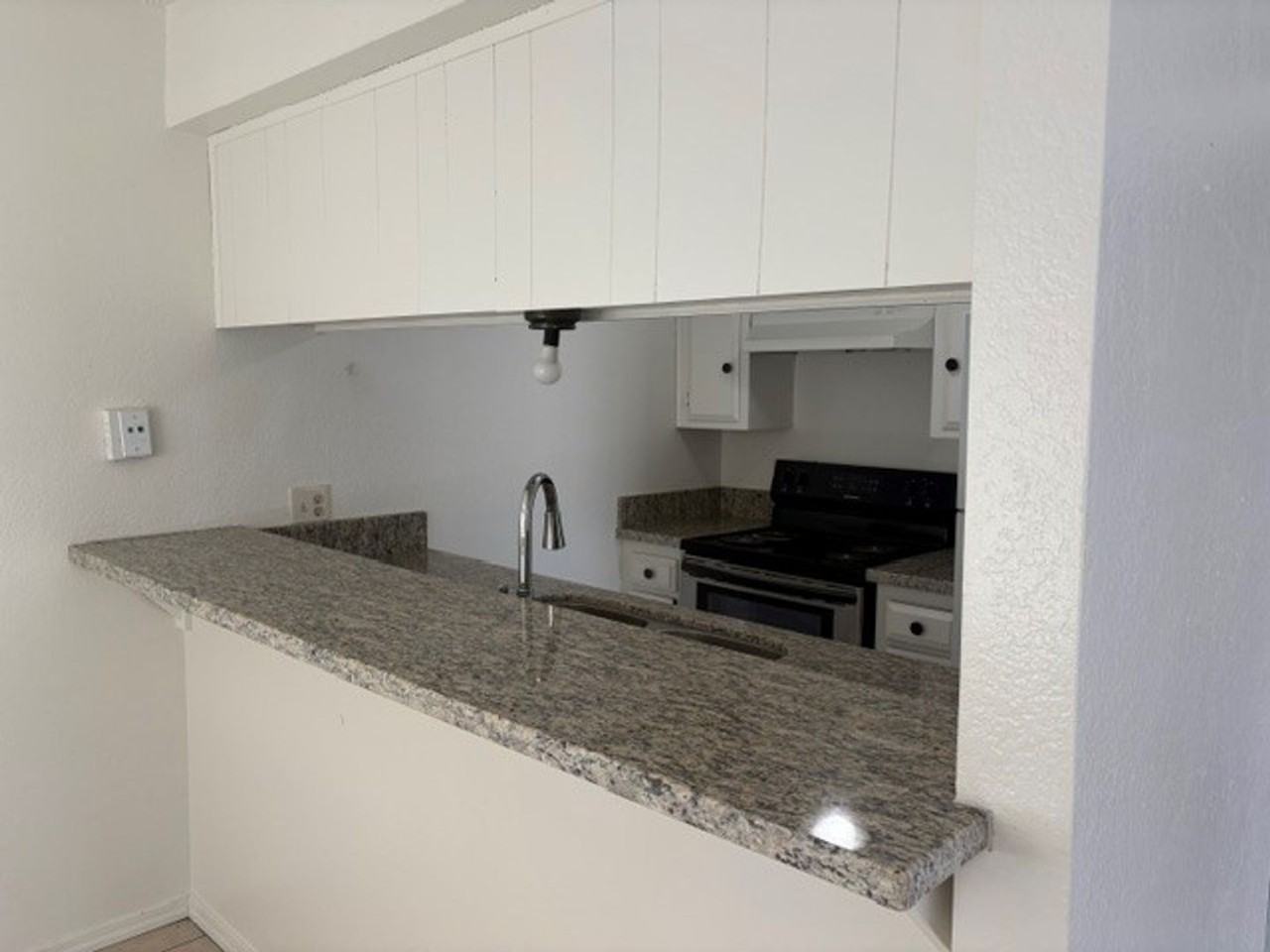 1811 California Ave - Photo 5 of 13