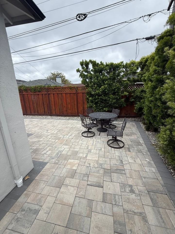 1108 Clovelly Ln - Photo 4 of 8