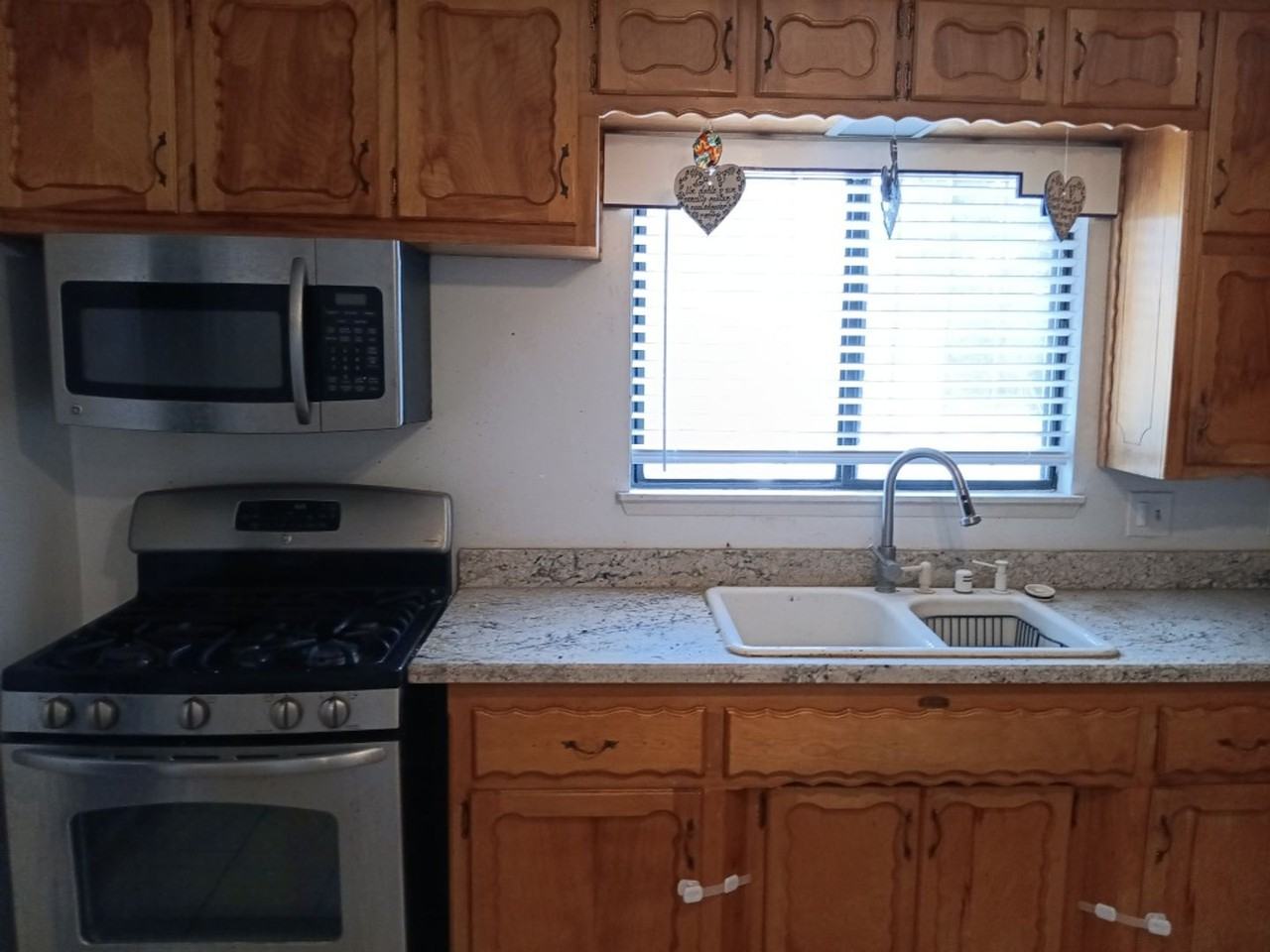 9825 Robin Ave Ne - Photo 2 of 20