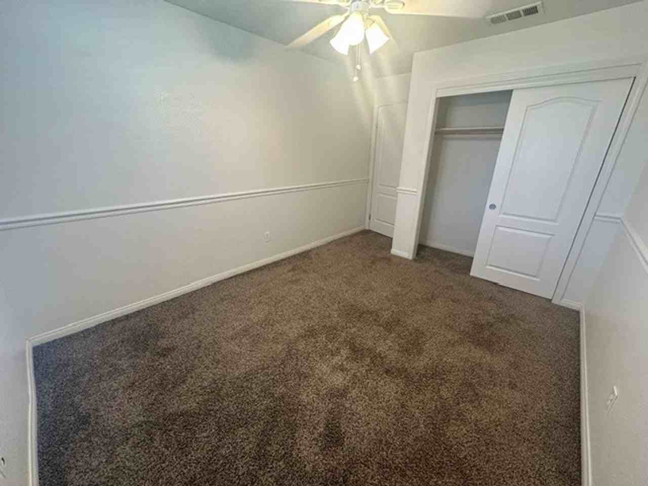 5413 Coastal Wind St - Photo 4 of 12