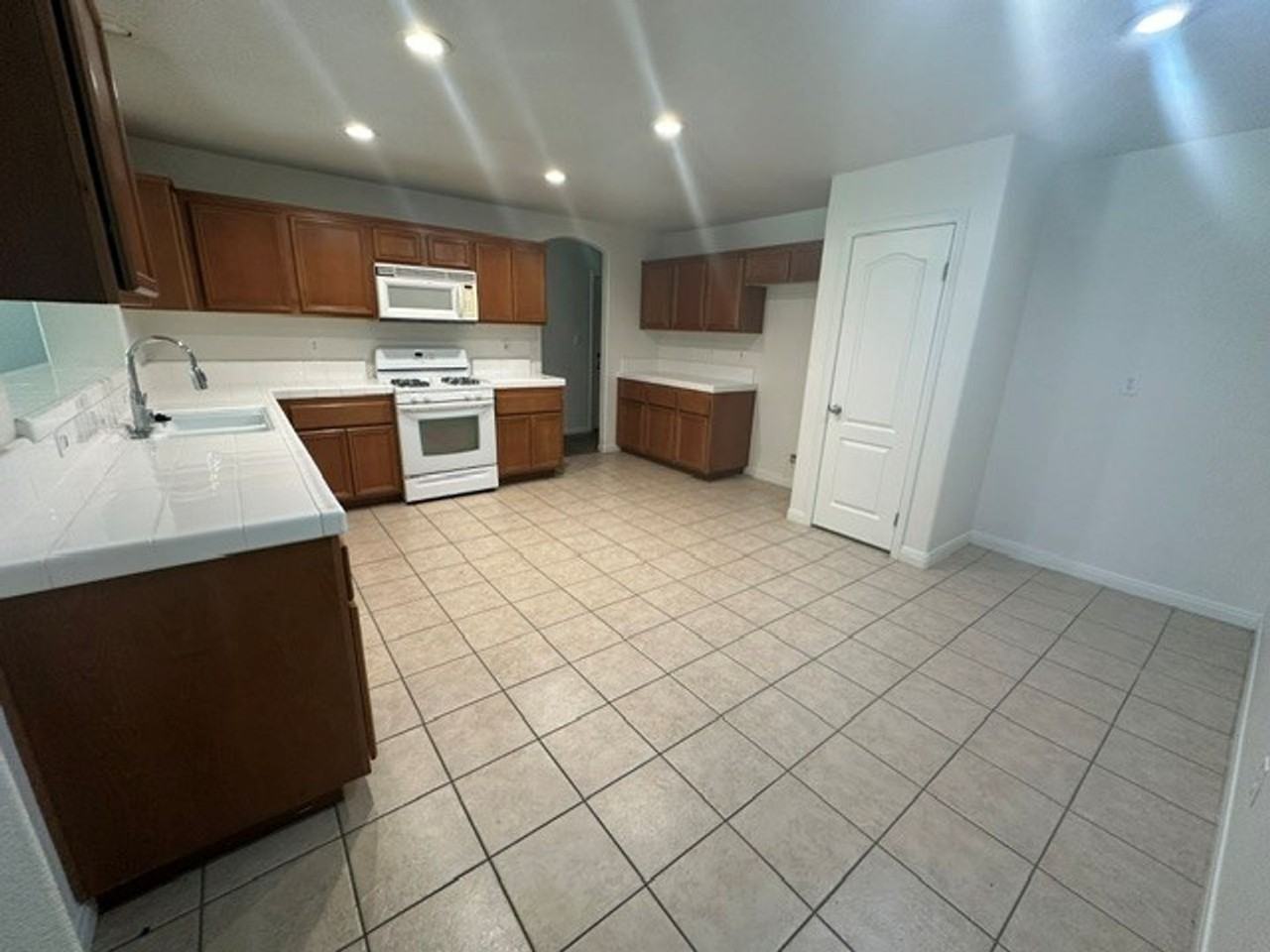 5413 Coastal Wind St - Photo 5 of 12