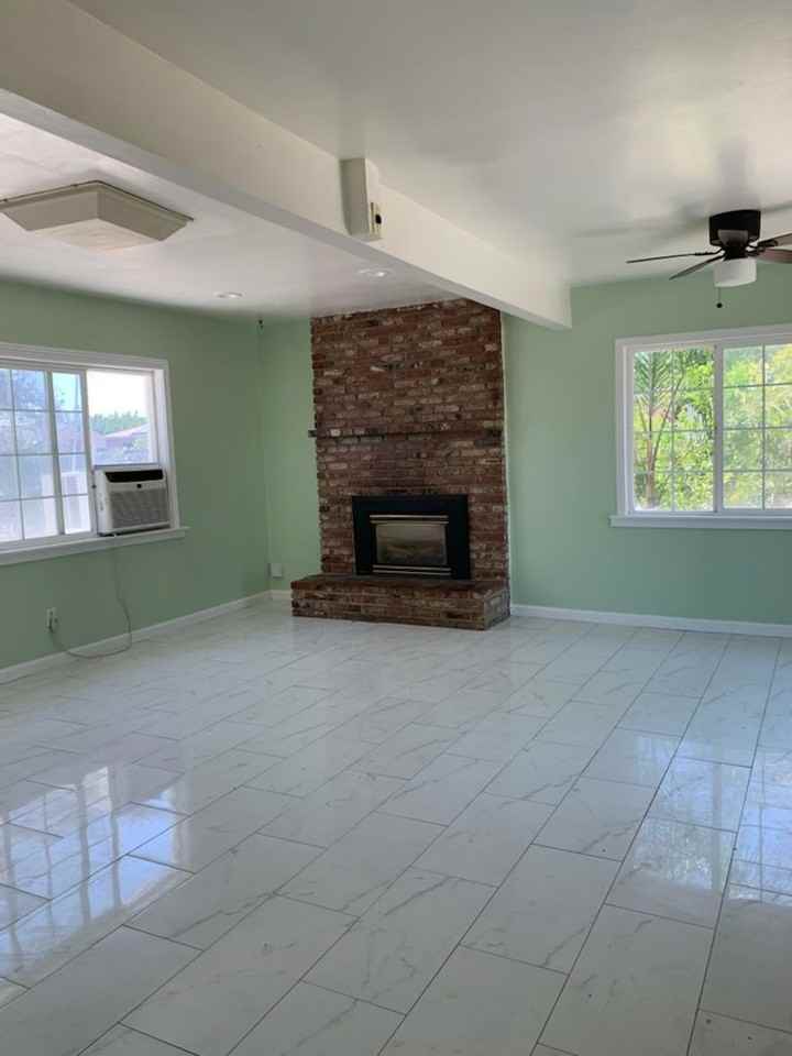2600 Victoria Dr - Photo 2 of 10