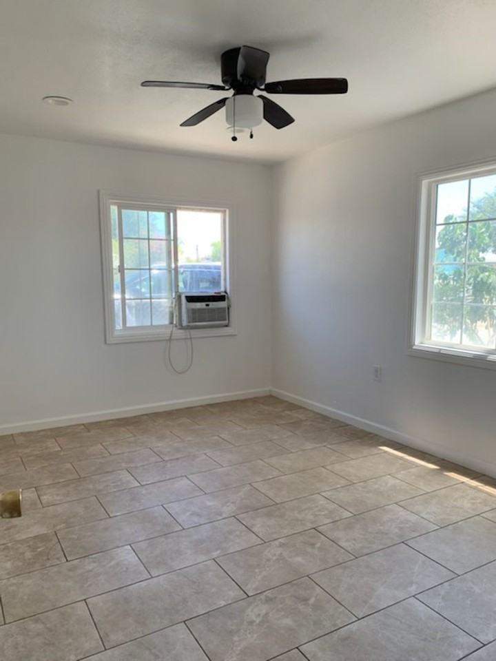 2600 Victoria Dr - Photo 6 of 10