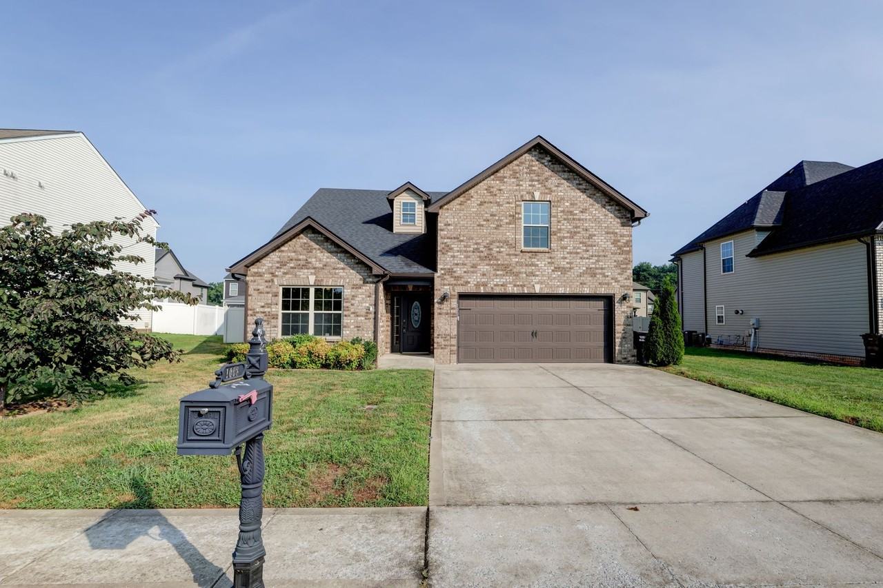 1008 Meadowview Ln - Photo 2 of 50