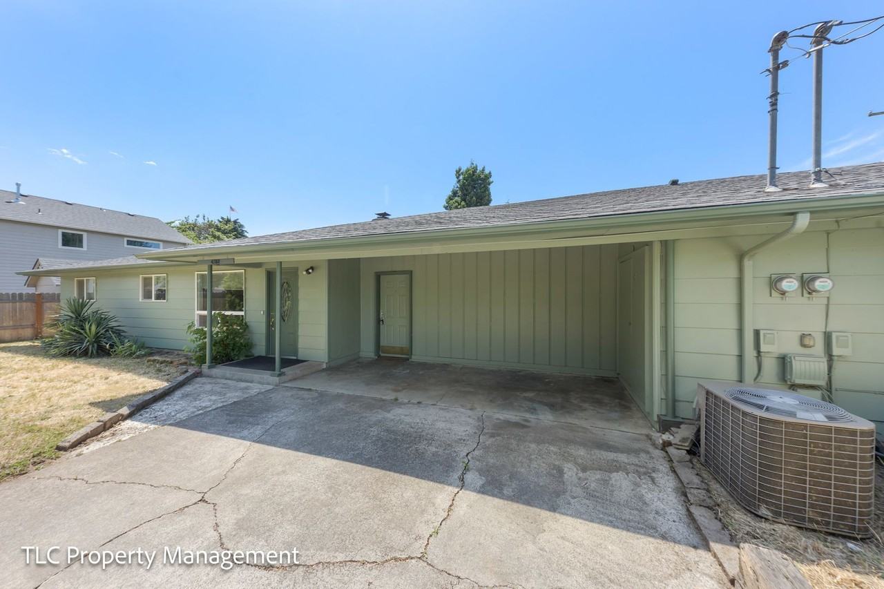 4780 Cody Ave - Photo 4 of 39