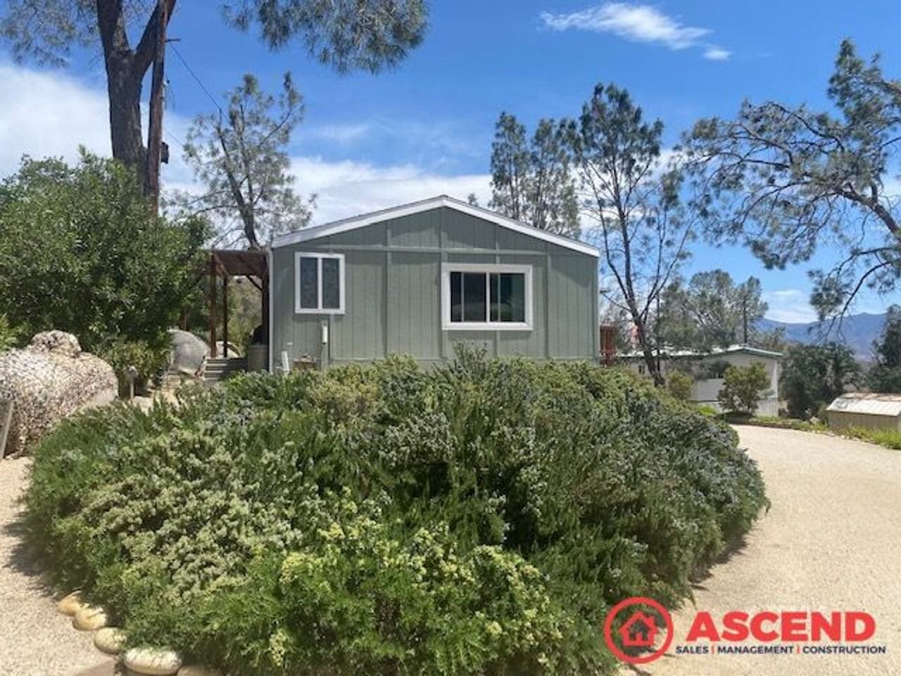 125 Sargent Ln - Photo 3 of 19