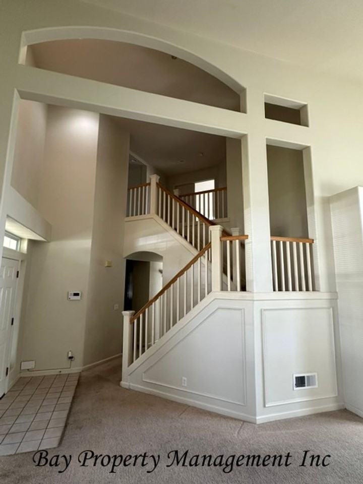 492 Dorset Way - Photo 3 of 15