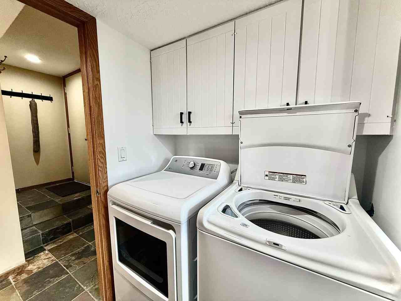 8730 Silver Spur Rd - Photo 5 of 50